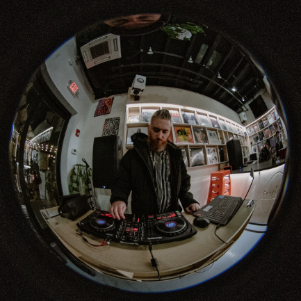 Jay Pluss at Beat Pong Producer Showcase