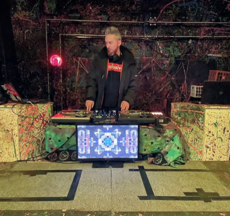 Jay Pluss Performing at Hip Hop Showcase