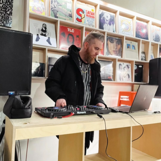 Jay Pluss Playing Beats